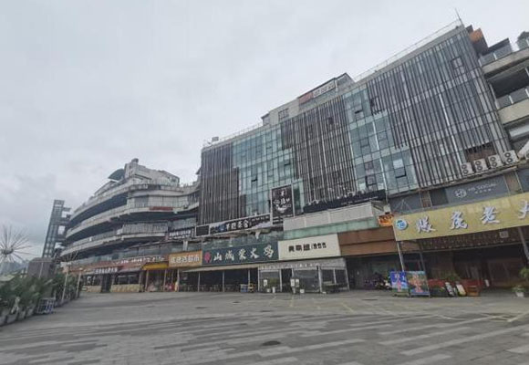 江陽區(qū)春華路一段40號1棟負209號(瀘州兩江美食文化街)